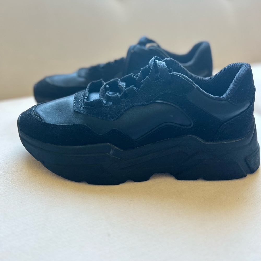 H&M BLACK CHUNKY SNEAKER